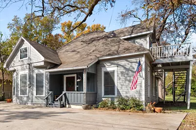 216 W Willingham Street, Cleburne, TX 76033 - Photo 1