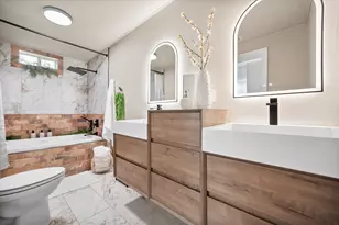 216 W Willingham St, Cleburne, TX 76033 - Photo 23