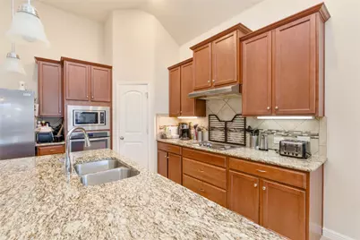 625 Kinghaven Drive, Little Elm, TX 75068 - Photo 9