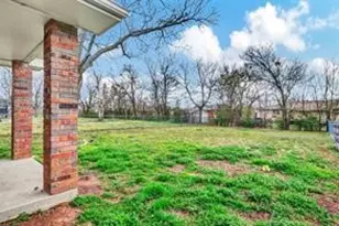 307 N Jordan St, Whitesboro, TX 76273 - Photo 5