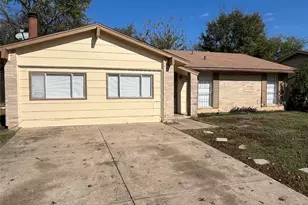 13229 Valley Forge Cir, Balch Springs, TX 75180 - Photo 3