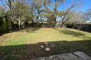 13229 Valley Forge Cir, Balch Springs, TX 75180 - Photo 25