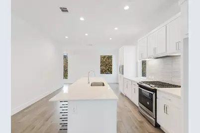 1771 McCoy Street #305, Dallas, TX 75204 - Photo 3