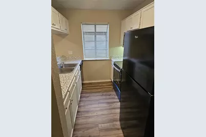 1719 Crest Grove Drive, Arlington, TX 76012 - Photo 5