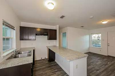 1216 E Powell Avenue, Fort Worth, TX 76104 - Photo 7