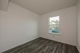 1216 E Powell Ave, Fort Worth, TX 76104 - Photo 9