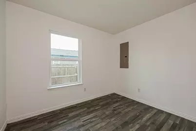 1216 E Powell Avenue, Fort Worth, TX 76104 - Photo 15