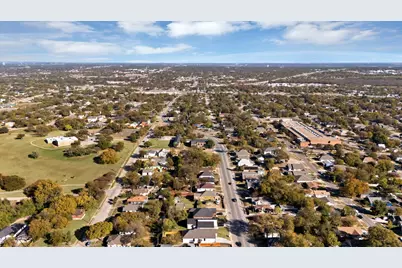 1023 E Allen Avenue, Fort Worth, TX 76104 - Photo 9