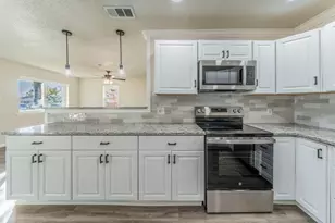 304 E Hazelwood St, Princeton, TX 75407 - Photo 7