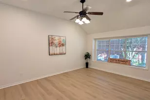 10900 Robincreek Ln, Frisco, TX 75035 - Photo 13