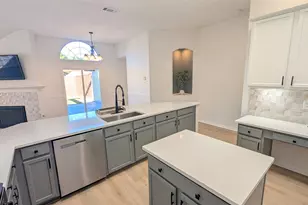 10900 Robincreek Ln, Frisco, TX 75035 - Photo 7