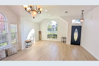 10900 Robincreek Lane, Frisco, TX 75035 - Photo 11