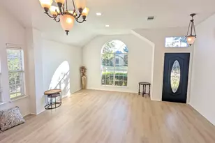 10900 Robincreek Ln, Frisco, TX 75035 - Photo 11