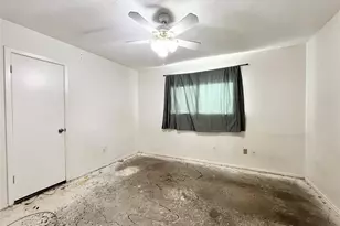 19 W Mountain Creek Dr, Grand Prairie, TX 75052 - Photo 9