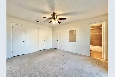 19 W Mountain Creek Drive, Grand Prairie, TX 75052 - Photo 7