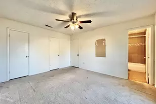 19 W Mountain Creek Dr, Grand Prairie, TX 75052 - Photo 7