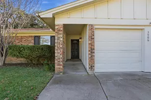 3906 Cedarwood Ct, Arlington, TX 76017 - Photo 5