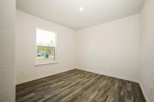 903 Olive St, Waco, TX 76704 - Photo 13