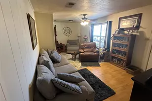 309 Elm St, Whitesboro, TX 76273 - Photo 9