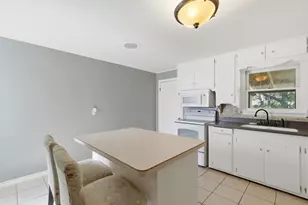 208 W 1st St, Weatherford, TX 76086 - Photo 5