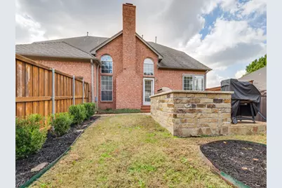 2117 Texas Ash Drive, Irving, TX 75063 - Photo 25