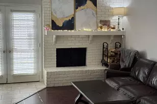 832 Chateau Valee Cir, Bedford, TX 76022 - Photo 5