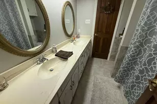 832 Chateau Valee Cir, Bedford, TX 76022 - Photo 31