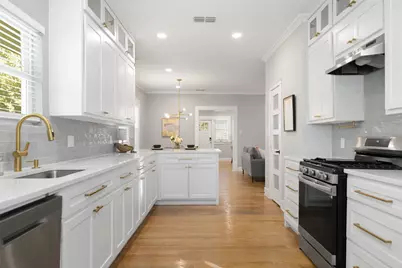 813 Elsbeth Street, Dallas, TX 75208 - Photo 13