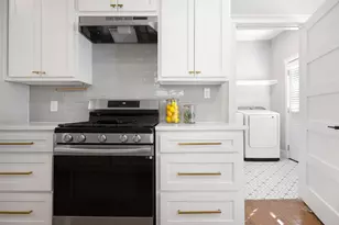 813 Elsbeth St, Dallas, TX 75208 - Photo 13