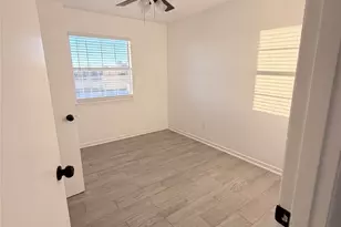 605 N Davis Dr, Arlington, TX 76012 - Photo 21