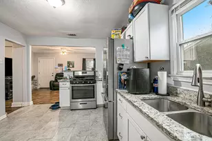 502 Bales St, Cleburne, TX 76033 - Photo 3