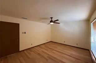 12513 Burninglog Ln, Dallas, TX 75243 - Photo 19