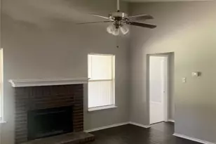 822 Collins Blvd, Cedar Hill, TX 75104 - Photo 7