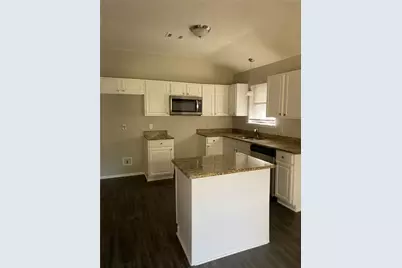 822 Collins Boulevard, Cedar Hill, TX 75104 - Photo 9