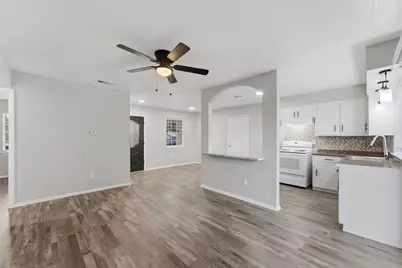 910 Royal Crest Drive, Mesquite, TX 75149 - Photo 9