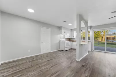 910 Royal Crest Drive, Mesquite, TX 75149 - Photo 5