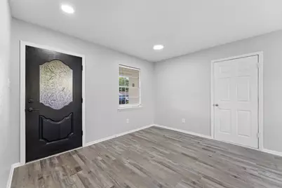 910 Royal Crest Drive, Mesquite, TX 75149 - Photo 5