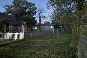 740 W College St, Stephenville, TX 76401 - Photo 3