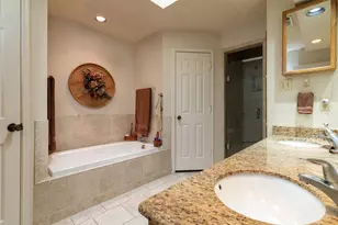 10053 Regent Row St, Benbrook, TX 76126 - Photo 13