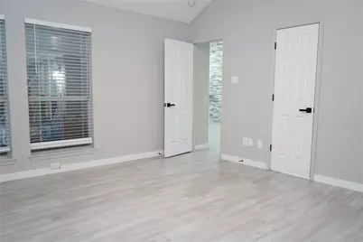 5811 Sterling Green Trail, Arlington, TX 76017 - Photo 11