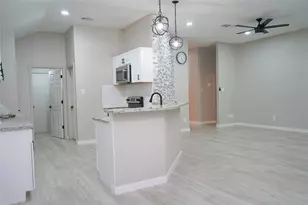 5811 Sterling Green Trail, Arlington, TX 76017 - Photo 13