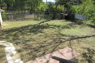 2655 Ash Crescent St, Fort Worth, TX 76104 - Photo 17