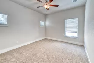 1401 Avocado Ln, Gainesville, TX 76240 - Photo 9