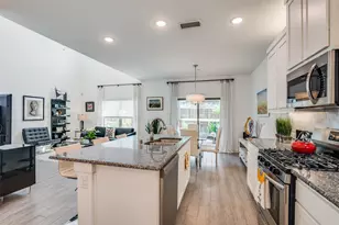 2724 N Splendor Dr, Little Elm, TX 75068 - Photo 11