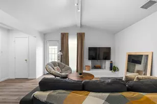 5106 Lakeridge Ct, Garland, TX 75043 - Photo 9