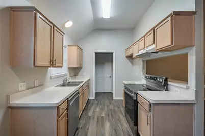 3205 Carverly Avenue, Fort Worth, TX 76119 - Photo 5