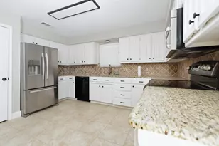 7205 Windcrest Ct E, North Richland Hills, TX 76182 - Photo 21