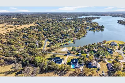329 Comanche Drive, Lake Kiowa, TX 76240 - Photo 5