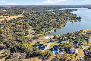 329 Comanche Dr, Lake Kiowa, TX 76240 - Photo 5