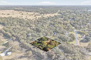 329 Comanche Dr, Lake Kiowa, TX 76240 - Photo 3